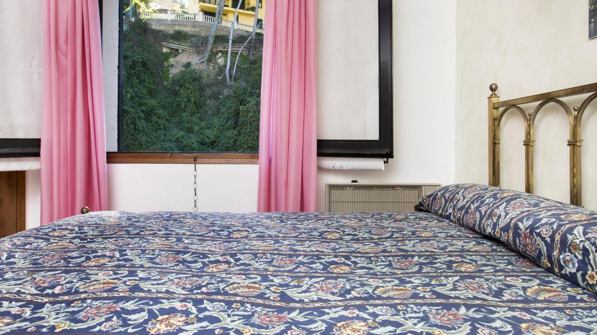 Arc H-1 - Pals Apartment Begur Luaran gambar